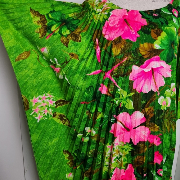 Vintage 60s Pleated Butterfly Kaftan - Picture 3 of 15